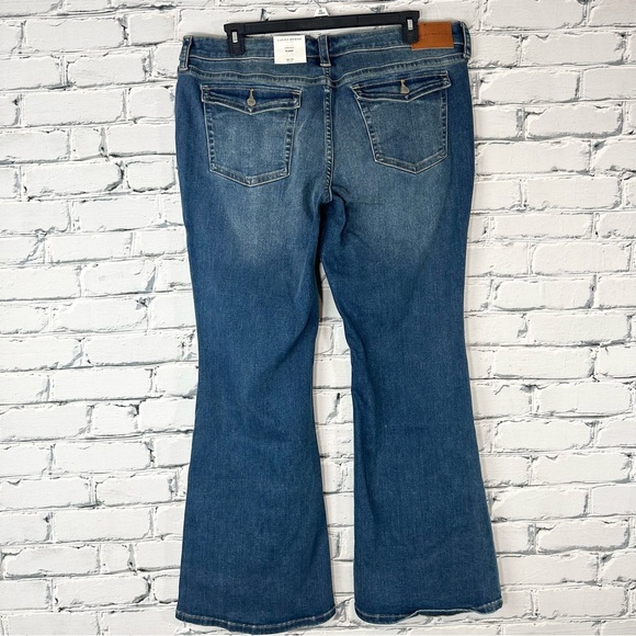 Lucky Brand Women’s Low Rise Flare Jeans Size 20/35R Medium Wash Stretch - Picture 4 of 16